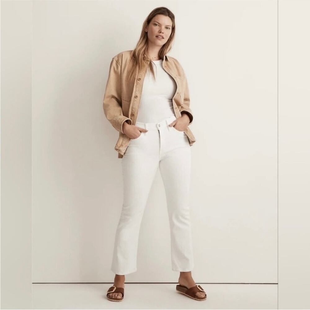 NWT Madewell Mid Rise Kick Out Jeans Size 33